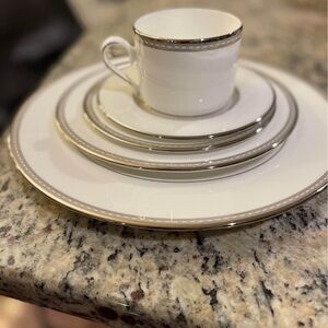 Lenox White Trim Dinnerware Set 6 individual full serving set.